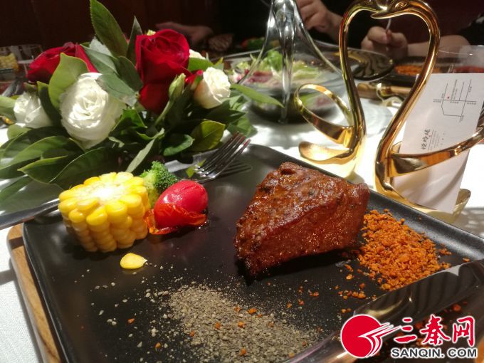 玲珑浪漫 28楼旋转餐厅悦玲珑