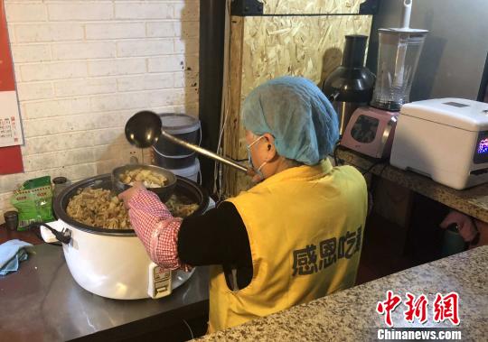 西安一素食餐厅提供免费午餐，清淡饮食获食客青睐