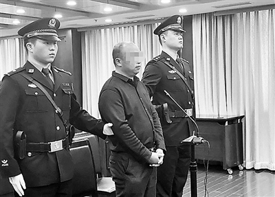 将死老鼠放火锅索要500万  男子被公诉