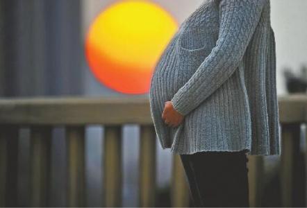 年轻人的“生育焦虑”该如何缓解