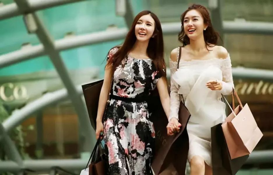 80后女性成移动互联网消费主力军，拼团模式最受青睐