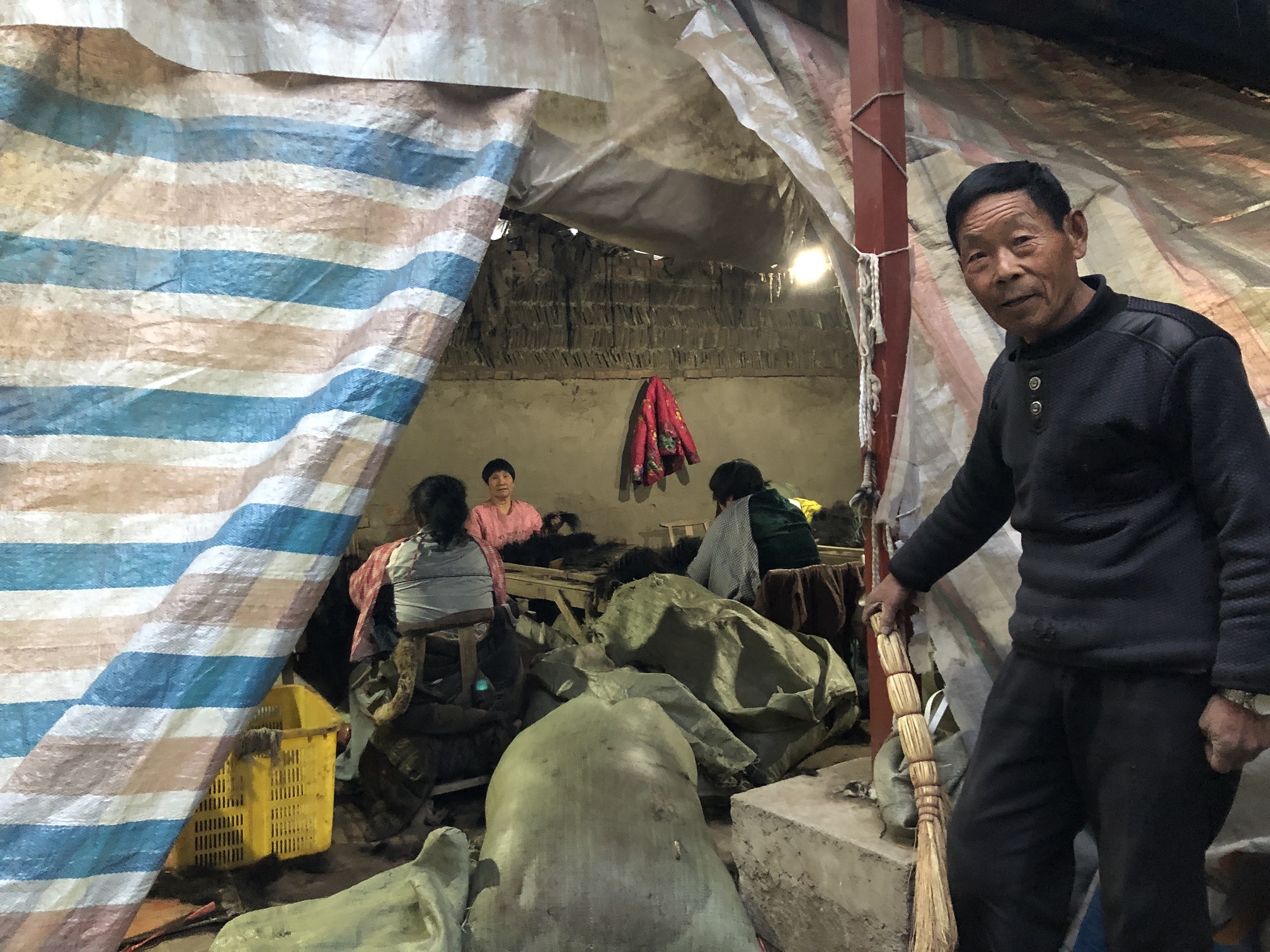 揭秘“假发村” 全世界一半假发的生产基地