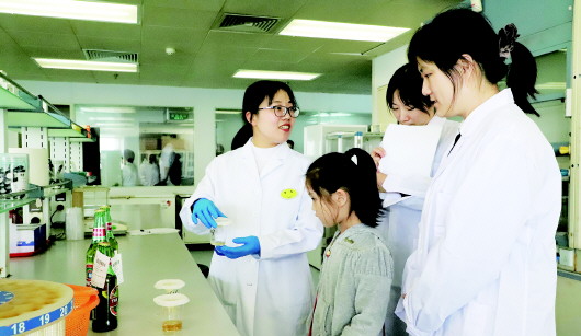 蔬菜泡半小时再炒?   海关实验室专家：意义不大!
