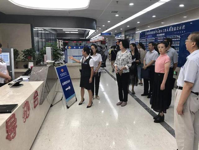 未央区区长梁晚晴听取区市场监管局落实放管服工作情况汇报