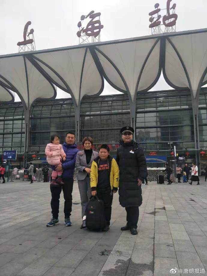 小小少年   沪延路上不孤单