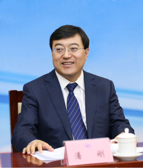 凭可持续发展驶向“千亿”之巅伊利掌舵者潘刚再创新辉煌