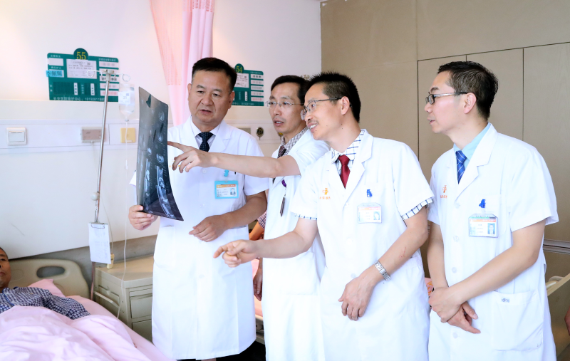 微创技术+多学科协作  为高龄泌尿系疾病患者保驾护航