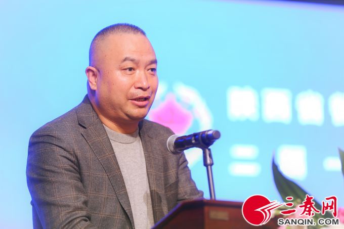 商会名誉会长宋凯华宣读理事候选人名单2