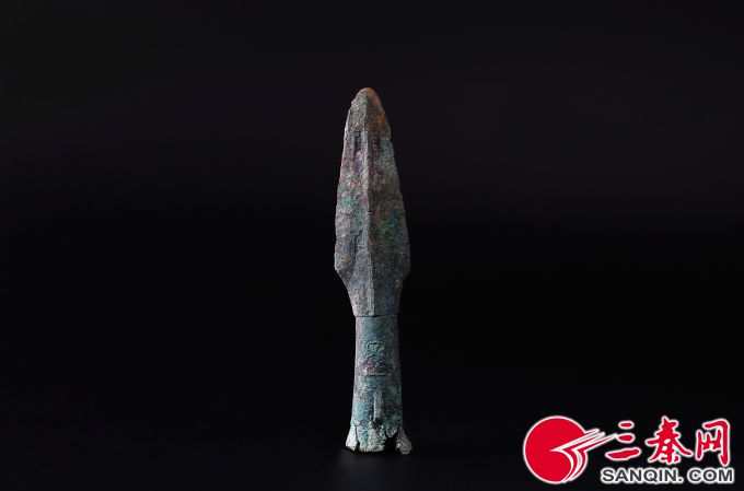 M8出土铜矛