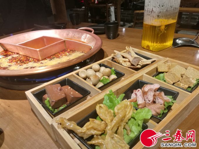 卤味火锅