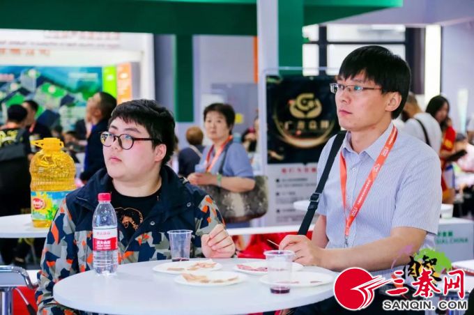 肉研中心自主研发产品试吃