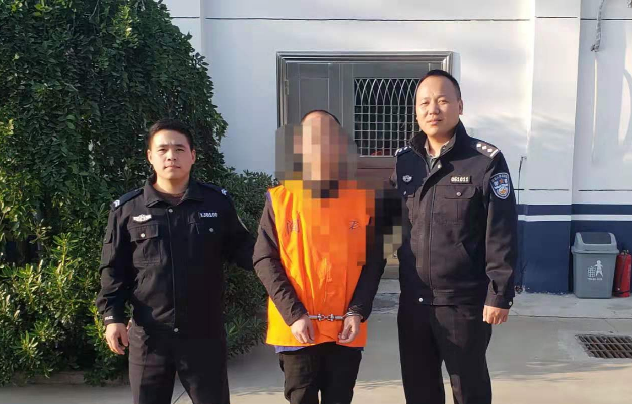 小伙刚出监狱大门 又被"请"进看守所