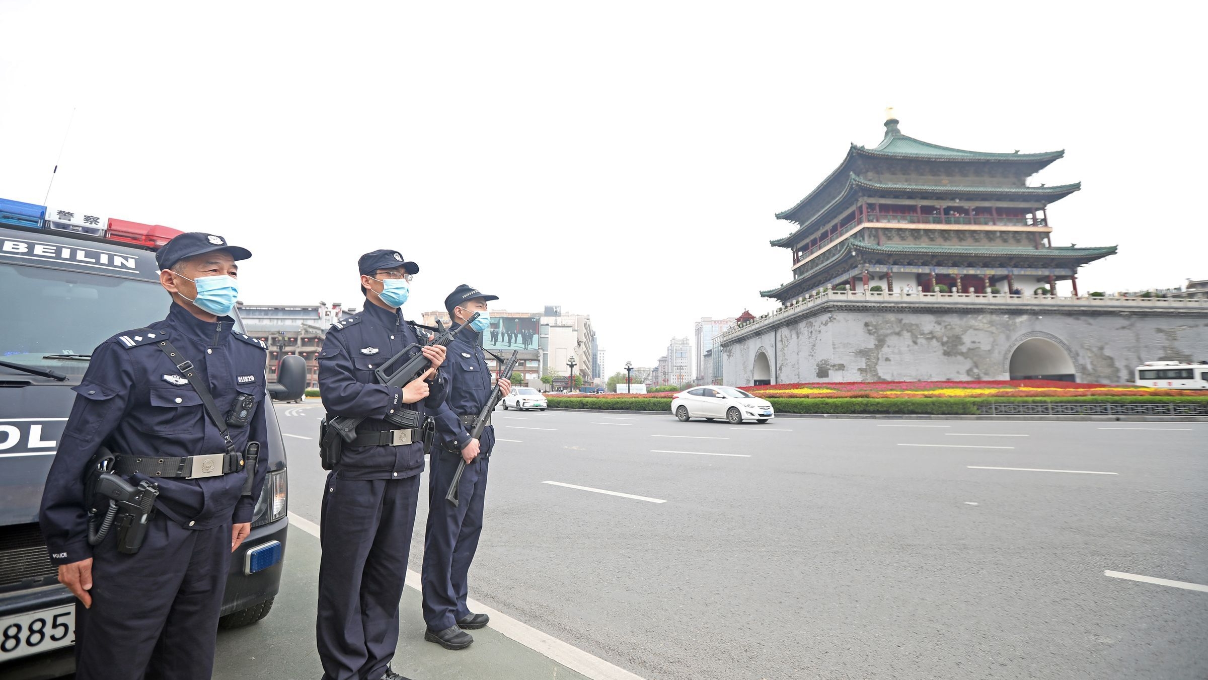 全城哀悼，的士私家车停车默哀3分钟