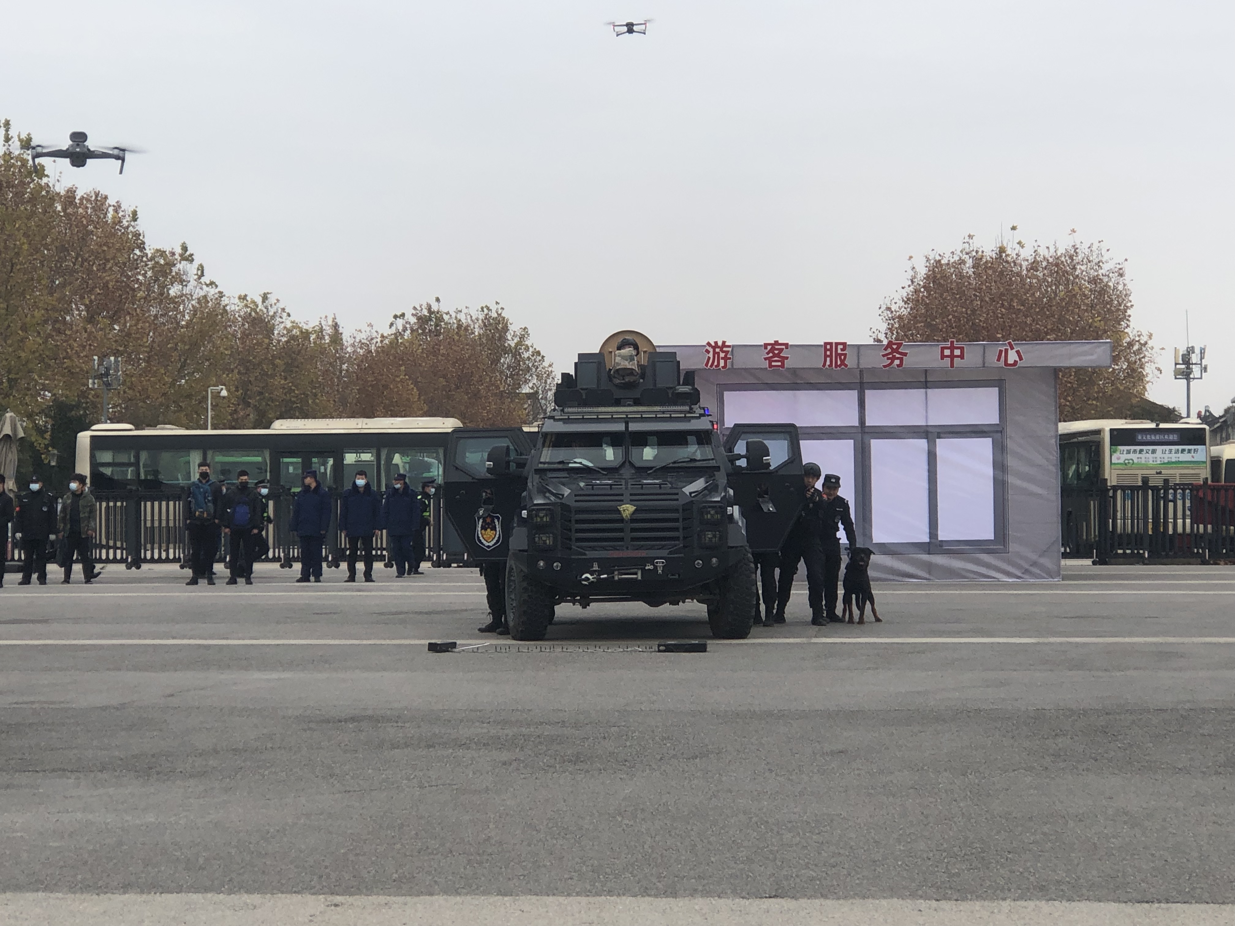 旅游警察全方位守护游客平安