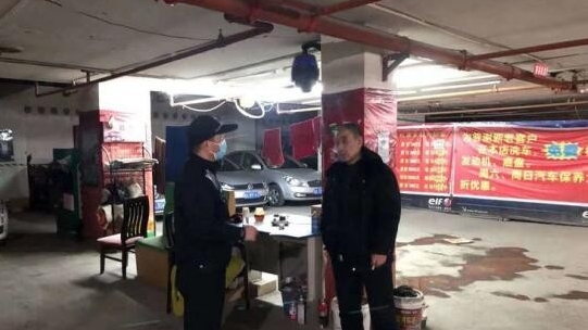 雁塔警方：排查流动人口 提升市民安全感