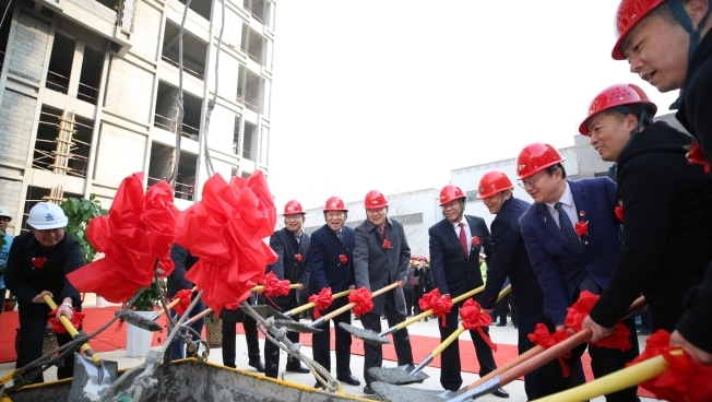 浐灞医疗再添新动能西安中医脑病医院门诊住院康复楼正式封顶