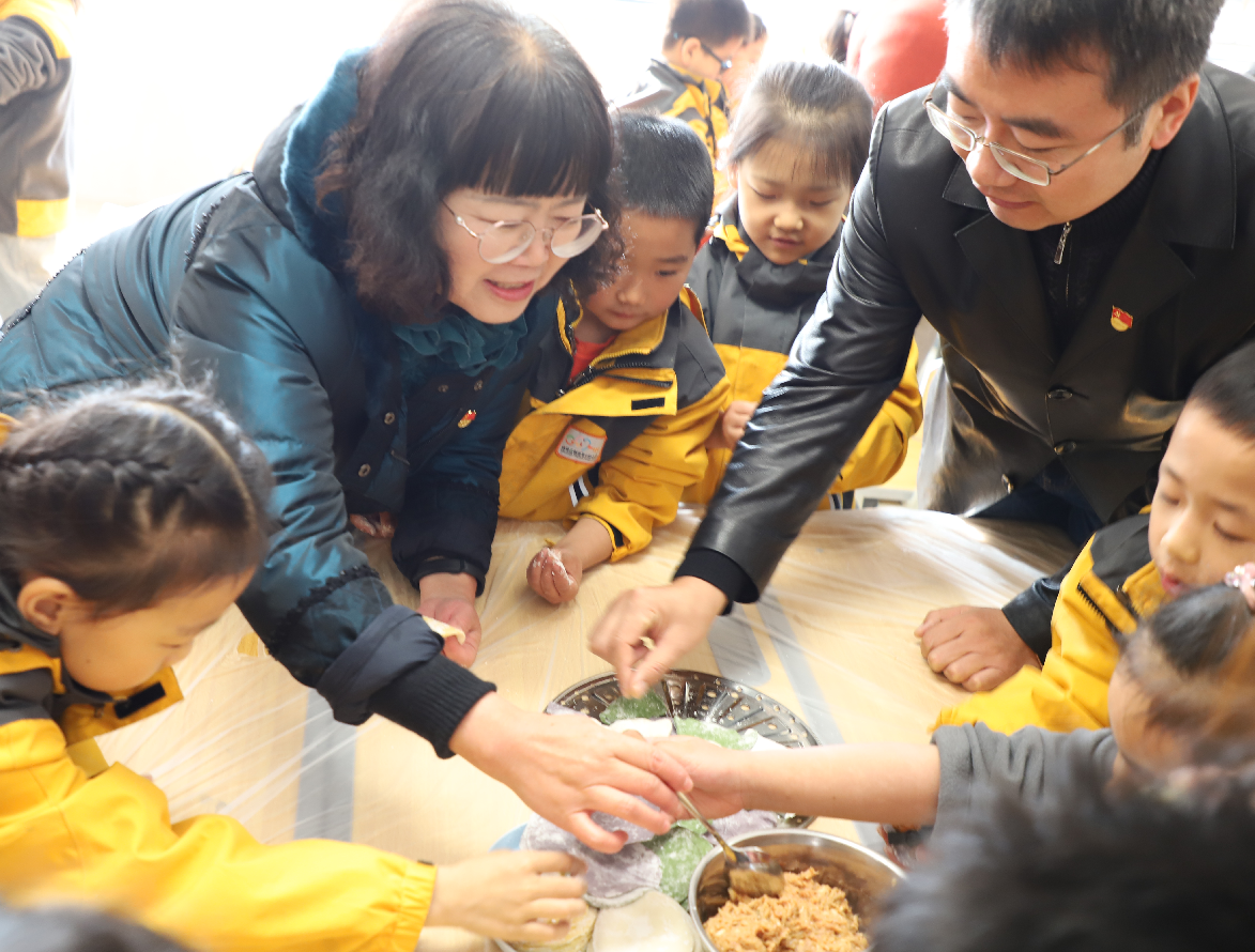 【高新三小“名校+”】学劳动技能 品水饺文化
