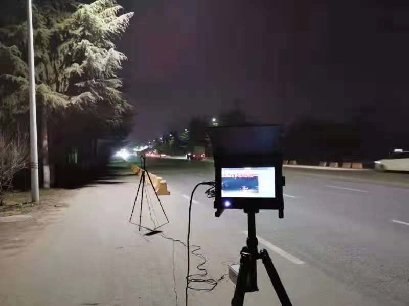 科技手段神助攻 精准打击出成效—— 西安交警严查渣土车违法行为