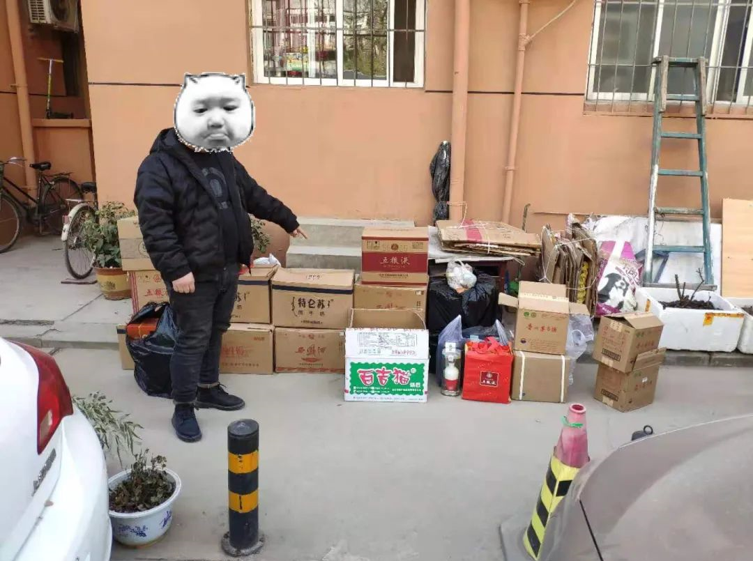 买酒需谨慎 民警查获大量劣质白酒