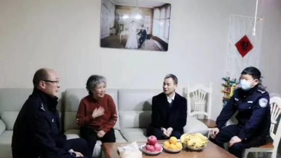 新春慰问暖人心