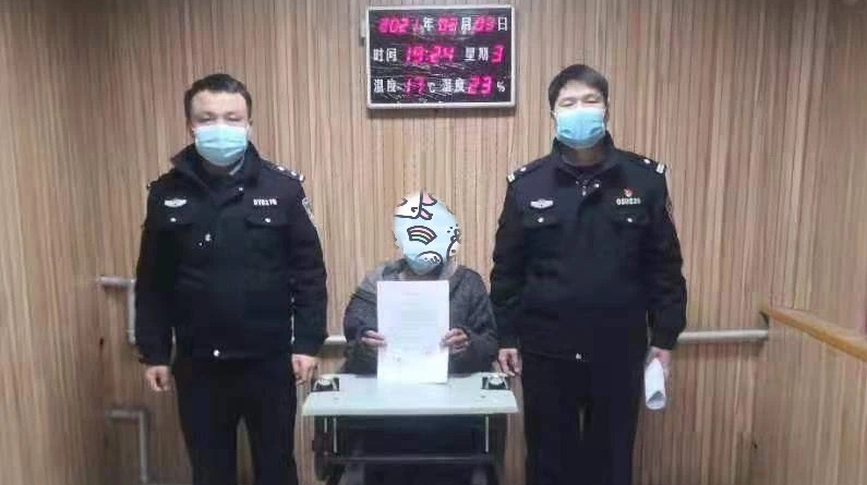 蓝田 ：庆祝购买新车燃放爆竹被罚