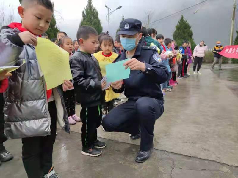 新春走基层｜嘉陵江畔90后铁警曹永亮的坚守