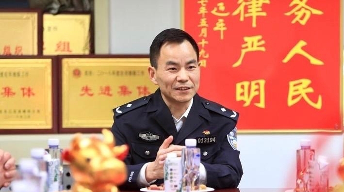 除夕夜碑林警营话平安