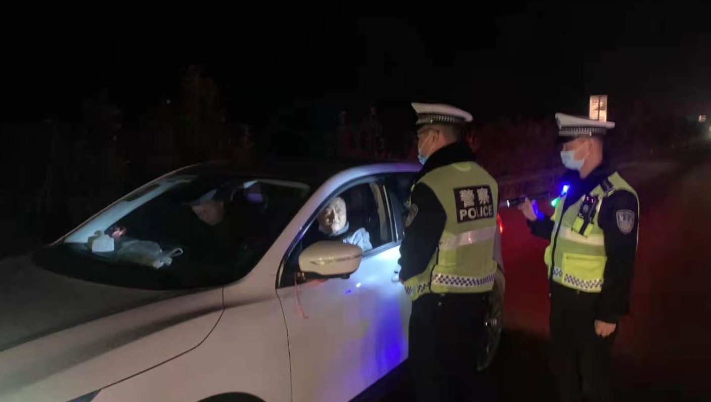 春节期间华阴交警酒驾查处“不放假”