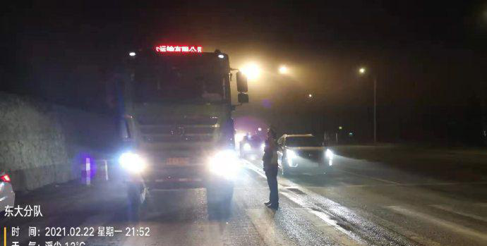 高新交警夜查|21例货车超载被查处