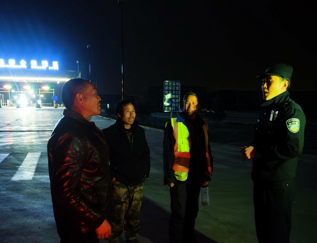 深夜出租遗失物民警热心助归还