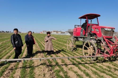 生产防疫两手抓 不误农时战春耕 