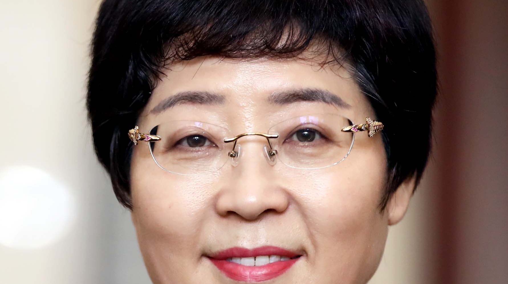 全国政协委员高洁：为中医药事业“把脉开方”