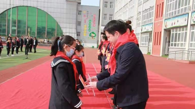 庆“三八”感党恩“春蕾女童助学”宜君50名女童受益