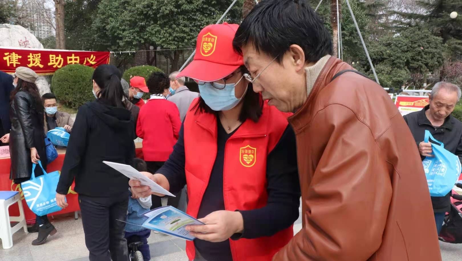 莲湖区拉开“三八”妇女维权周帷幕