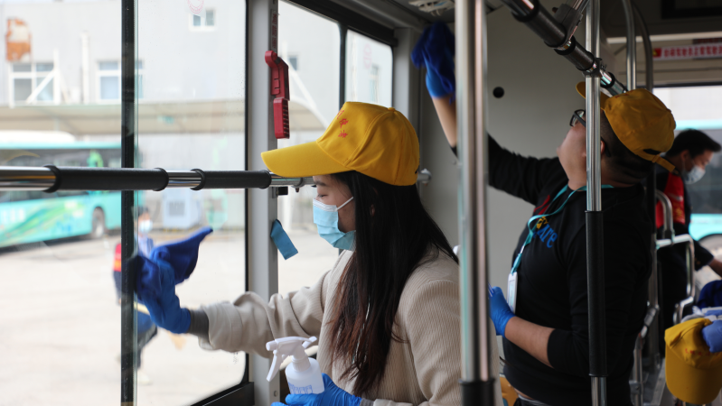 “学雷锋 保安全”|高新交警联合企业共建文明十四运交通环境