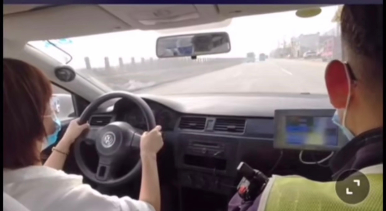 陕西警方直播驾考 吸引百万网友“监考”（视频发邮箱）