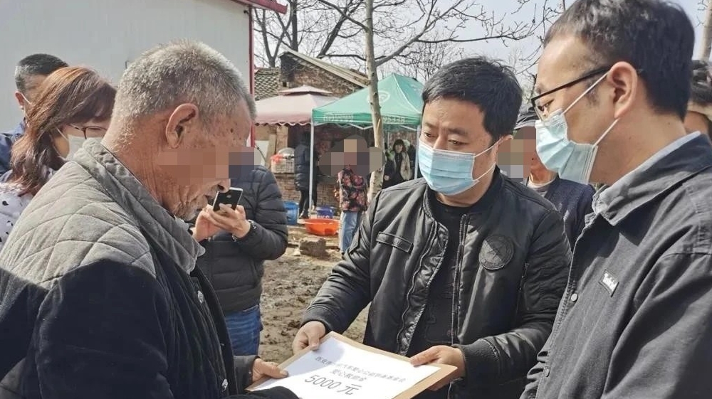 西安出租汽车行业慰问病逝驾驶员家属