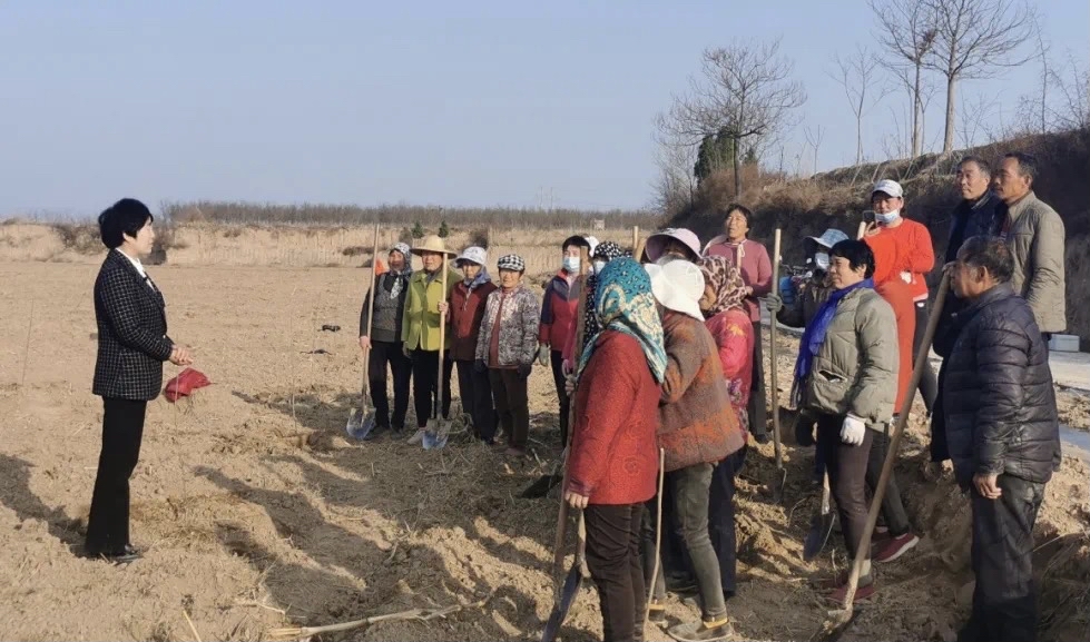 【代表宣讲两会精神】雷温芳:把两会精神送到田间地头