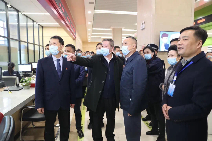 全市政法队伍教育整顿现场观摩推进会召开