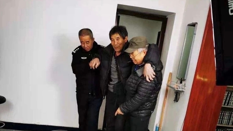 户籍小窗口 温暖大世界