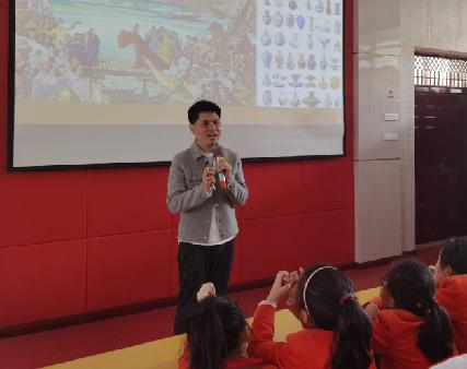 高新三小“博悟之旅”大讲堂第二期开讲