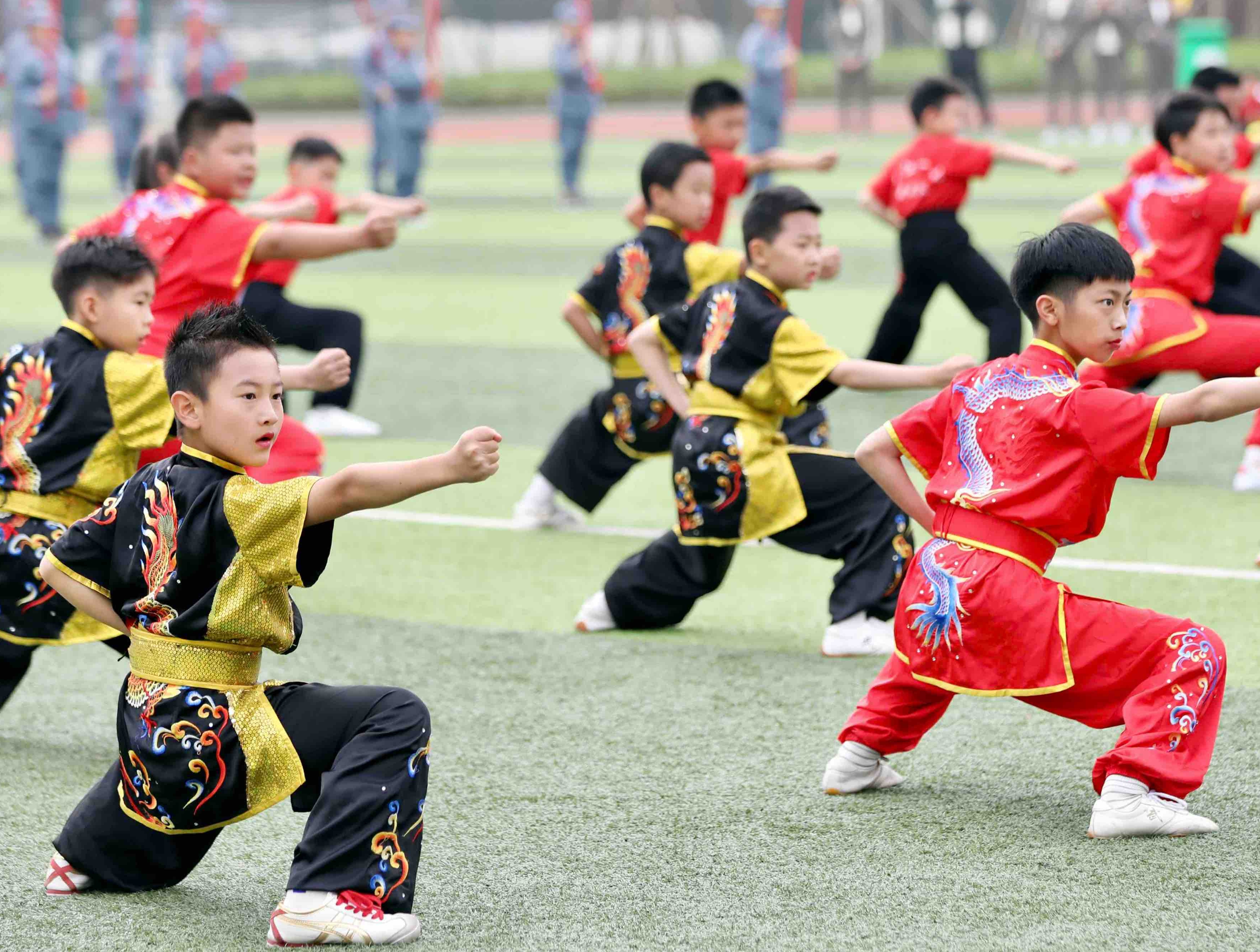 西安市曲江第一小學舉行春季體育藝術節