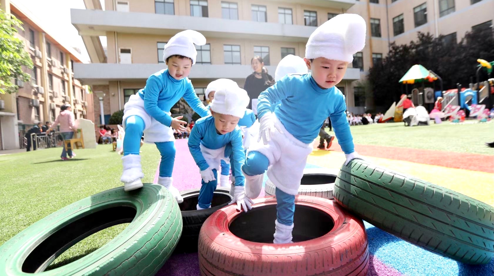 运动悦童心，健康伴我行：陕师大实验幼儿园举行运动会