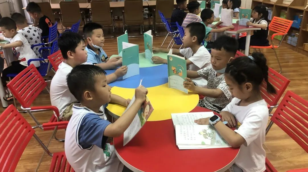 火箭军工程大学附属小学——温情暑托班的陪伴 同学“暑”你最快乐