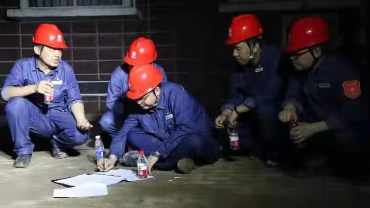 郑州帝湖花园社区 近600户居民恢复供电