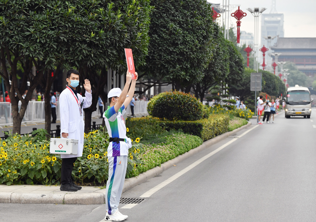 高子军：战斗在十四运赛场一线的红会医生