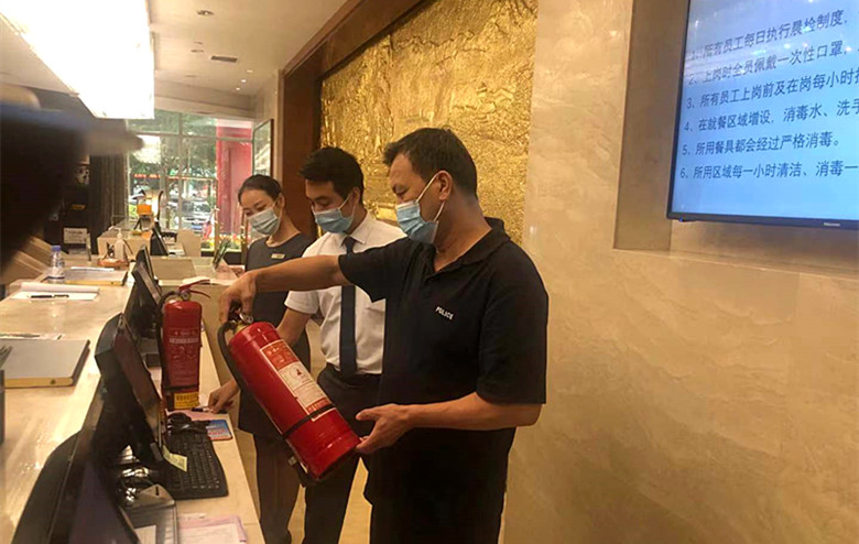 秦都公安渭阳西路派出所开展消防安全大检查