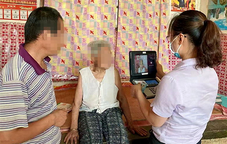 小卡片 大作为 上门服务暖人心