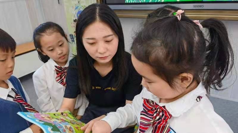 〖我的第一个教师节⑤〗张蕊：一堂数数课 她准备了三个版本的教案