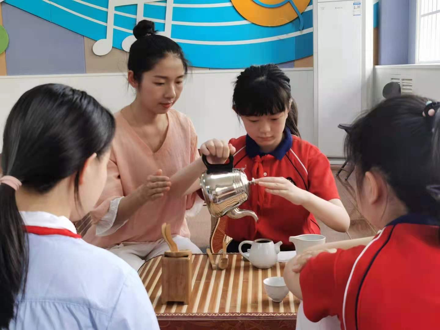 挖掘传统文化  推动陕茶振兴  茶文化进校园